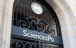 Photographie de la façade de Sciences Po