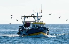 Photographie d'un bateau de pêche